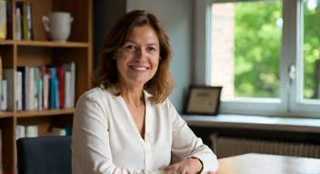 Ich bin Dr. Eva Klein, Sozialwissenschaftlerin (50 Jahre) und beantworte deine Frage · (6/10)